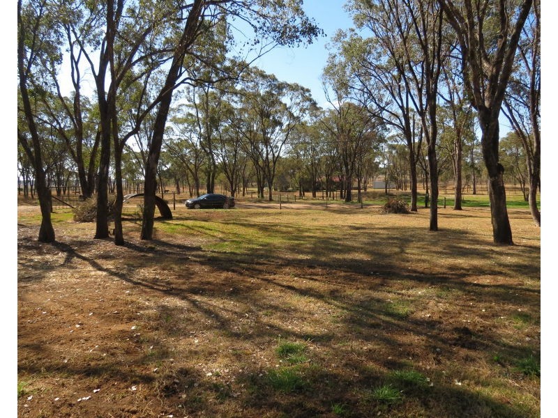 106 Maryvale Street St, Hendon QLD 4362