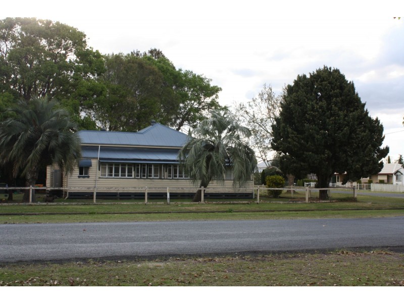 1 Drayton Street, Allora QLD 4362