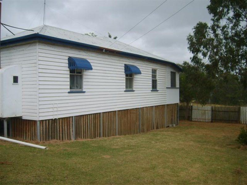 18 Railway Street, Karara QLD 4352