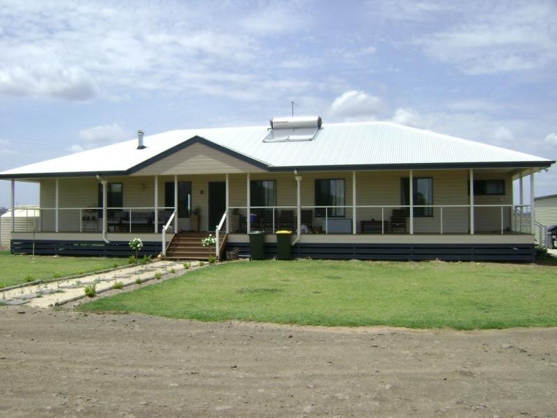 19 South Street, Allora QLD 4362