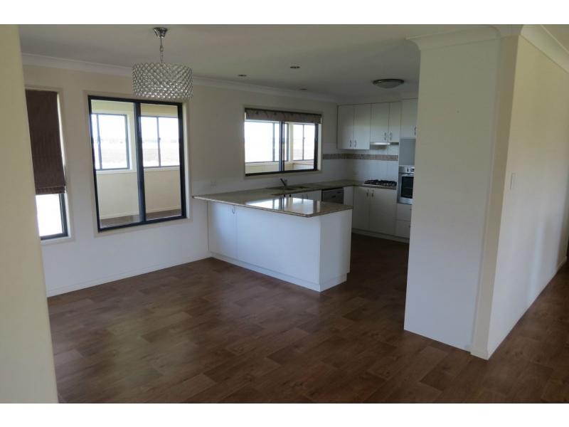 19 South Street, Allora QLD 4362