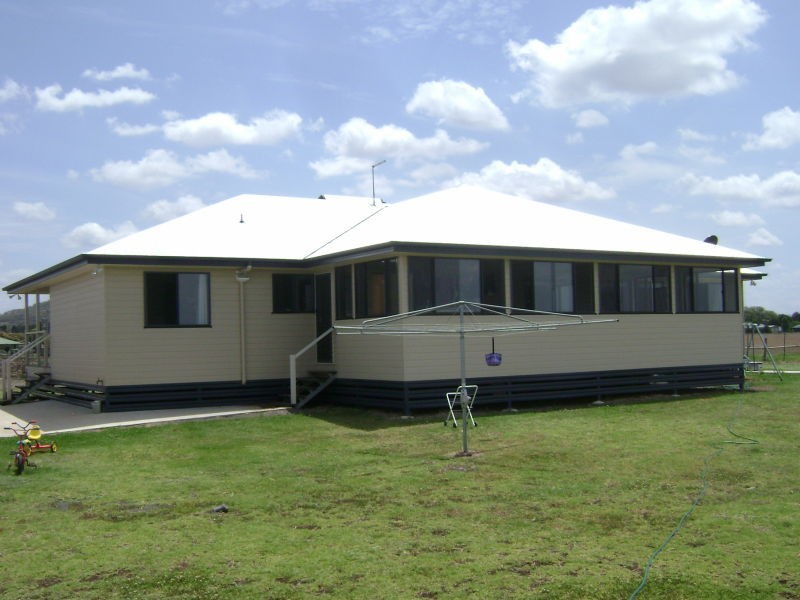 19 South Street, Allora QLD 4362