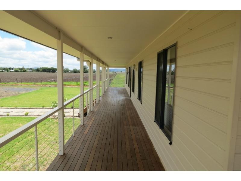 19 South Street, Allora QLD 4362