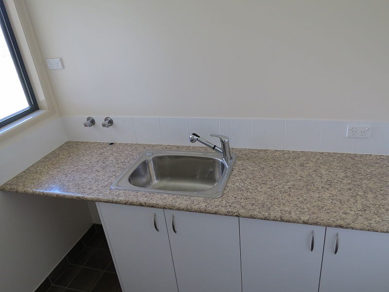 19 South Street, Allora QLD 4362