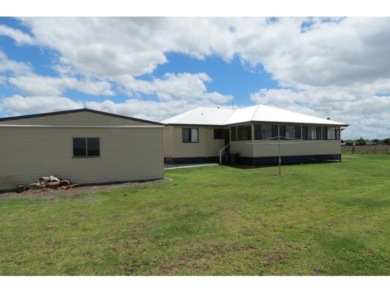 19 South Street, Allora QLD 4362