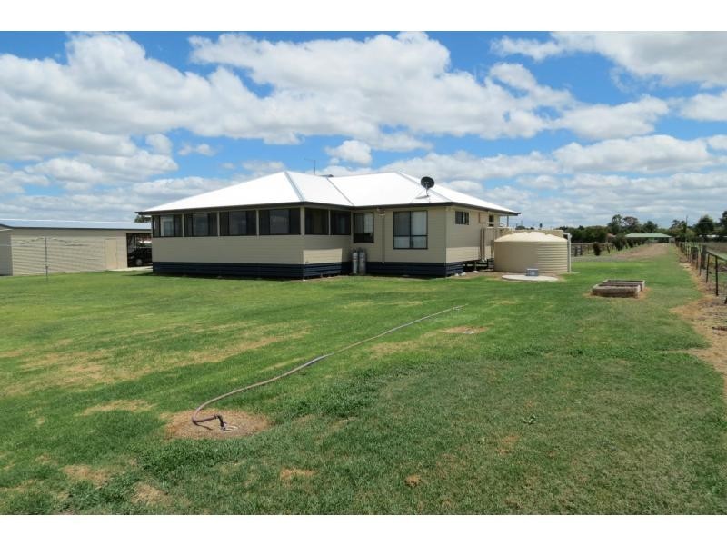 19 South Street, Allora QLD 4362