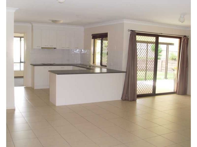 8 Coorey Place, Warwick QLD 4370