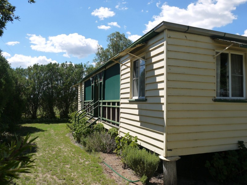 34 Bony Mountain Road, Bony Mountain QLD 4370