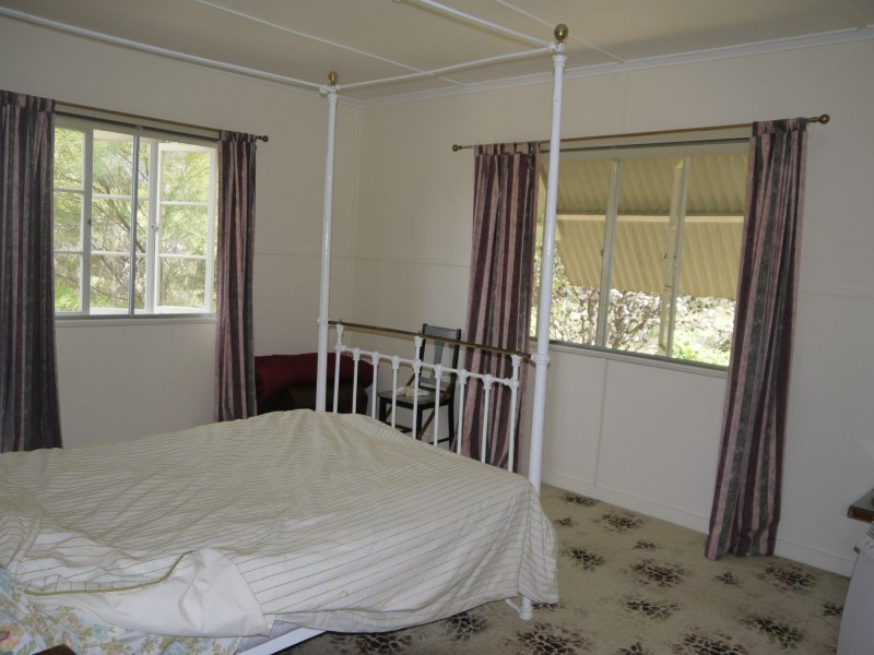 130 White Street, Pratten QLD 4370