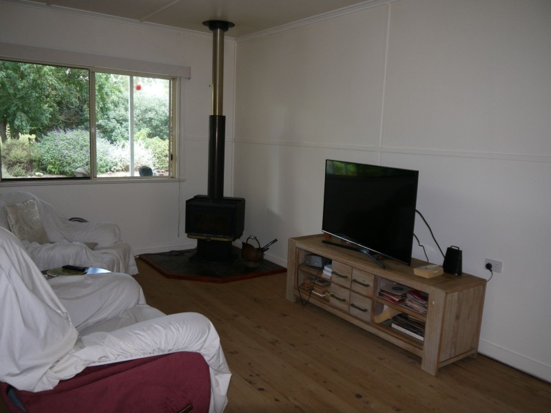 130 White Street, Pratten QLD 4370