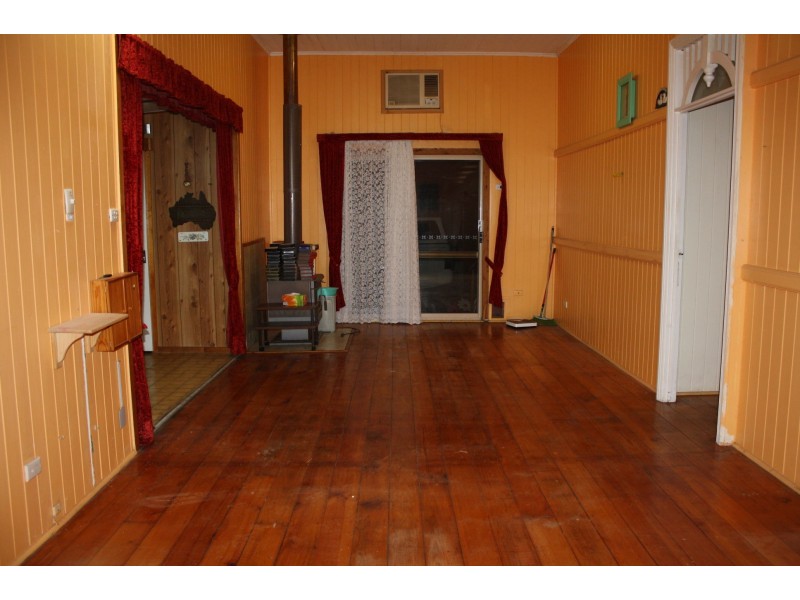 11 Forde Street, Allora QLD 4362