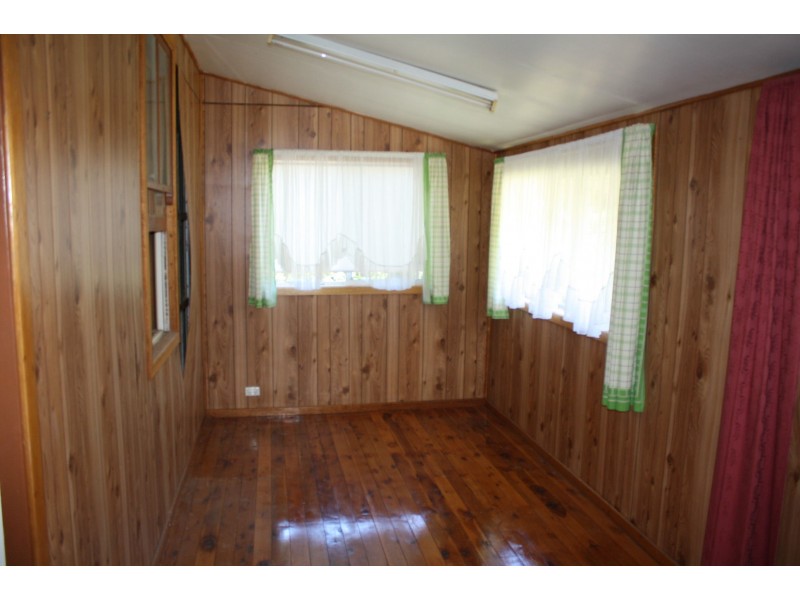 11 Forde Street, Allora QLD 4362