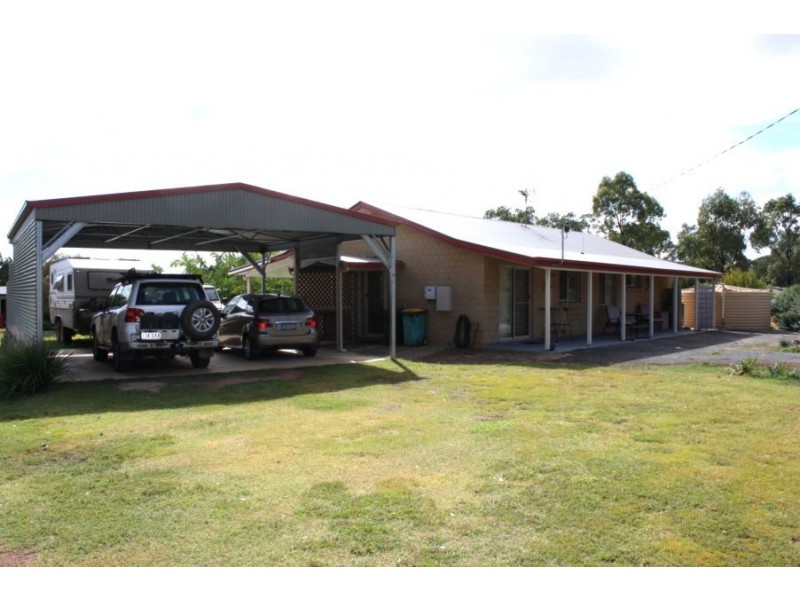 38 Allora Street, Hendon QLD 4362