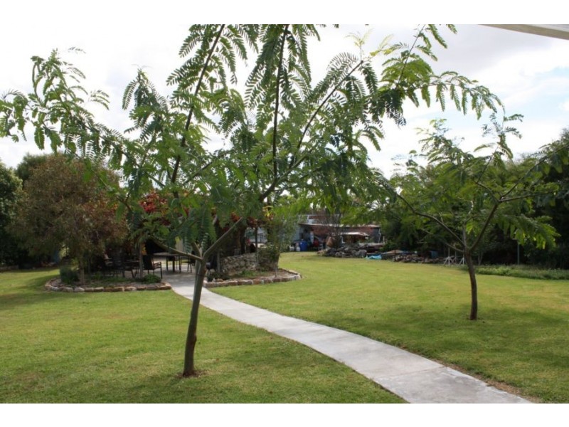 38 Allora Street, Hendon QLD 4362