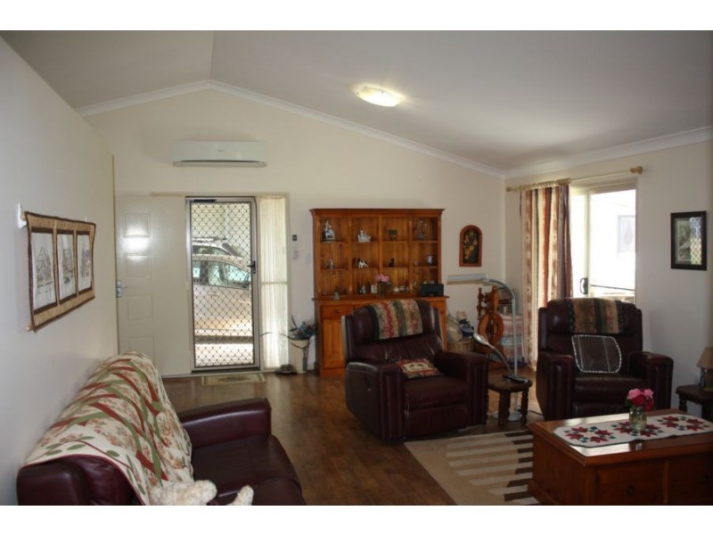 38 Allora Street, Hendon QLD 4362