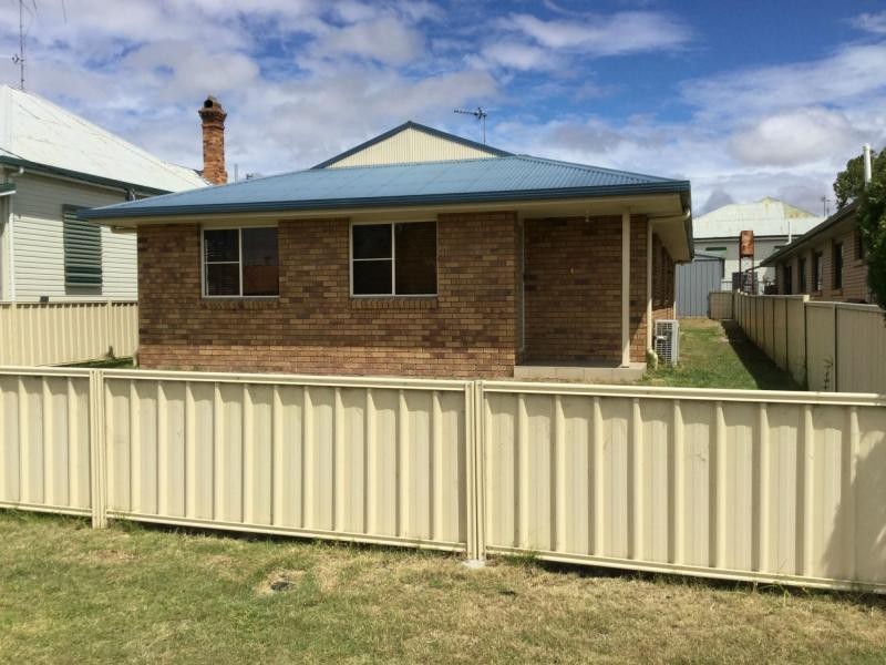 56 Wood Street, Warwick QLD 4370