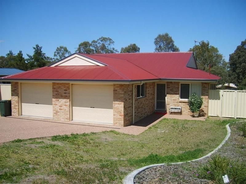 Duplex 2/4 Peregrine Court, Warwick QLD 4370