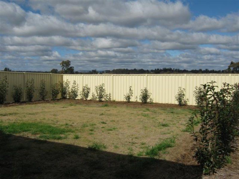 Unit 2/5 Hans Borgar Court, Warwick QLD 4370