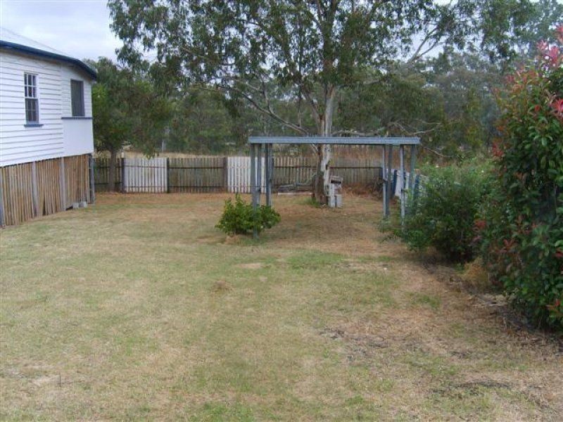 18 Railway Street, Karara QLD 4352