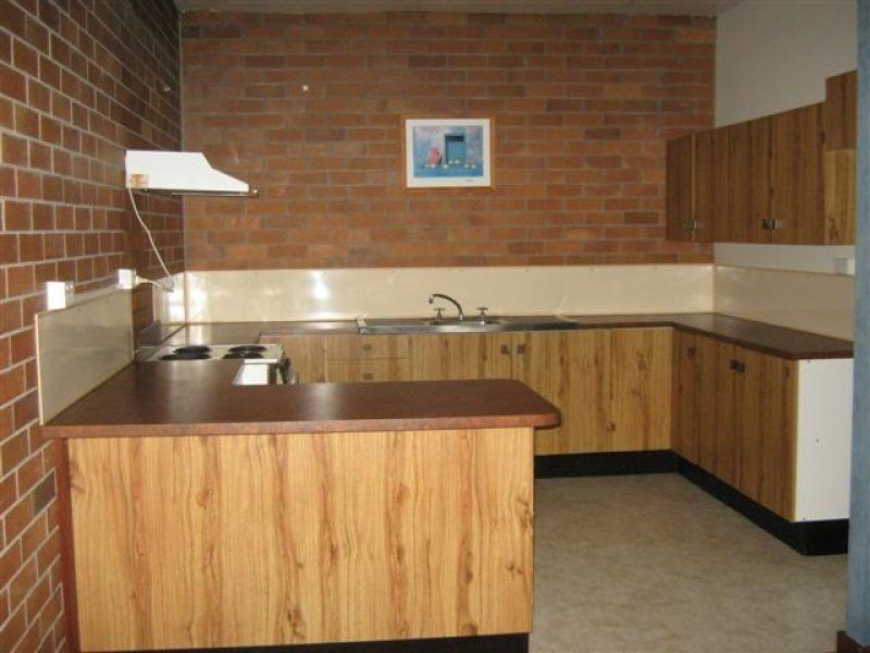 Unit 2/161 Wallace Street, Warwick QLD 4370