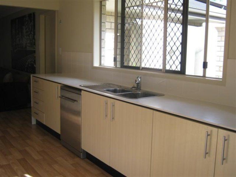 Unit 4/206 Wood Street, Warwick QLD 4370