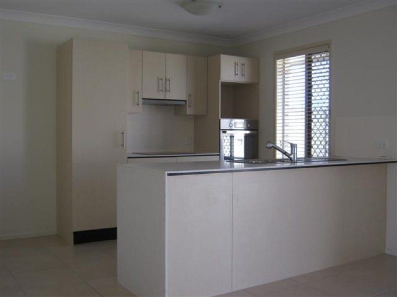 Unit UNIT 2/3 Coulsell Street, Warwick QLD 4370