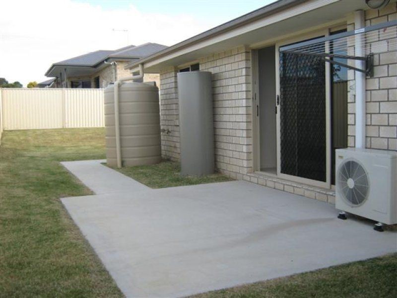 Unit UNIT 2/3 Coulsell Street, Warwick QLD 4370