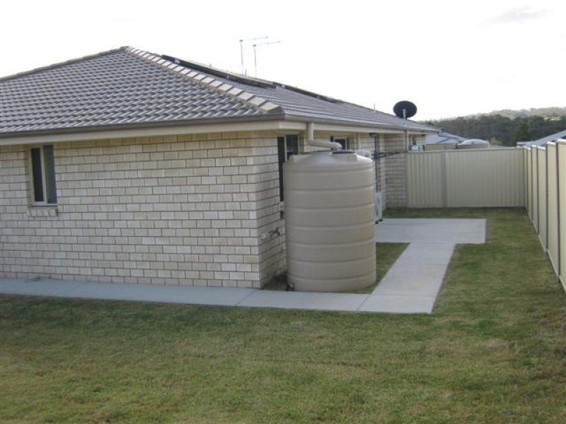 Unit UNIT 2/3 Coulsell Street, Warwick QLD 4370