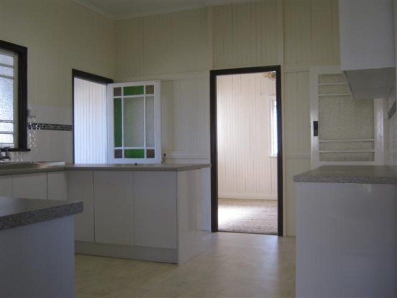 16 Cecil Street, Warwick QLD 4370