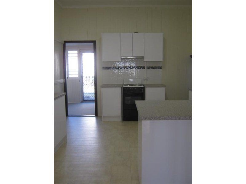 16 Cecil Street, Warwick QLD 4370