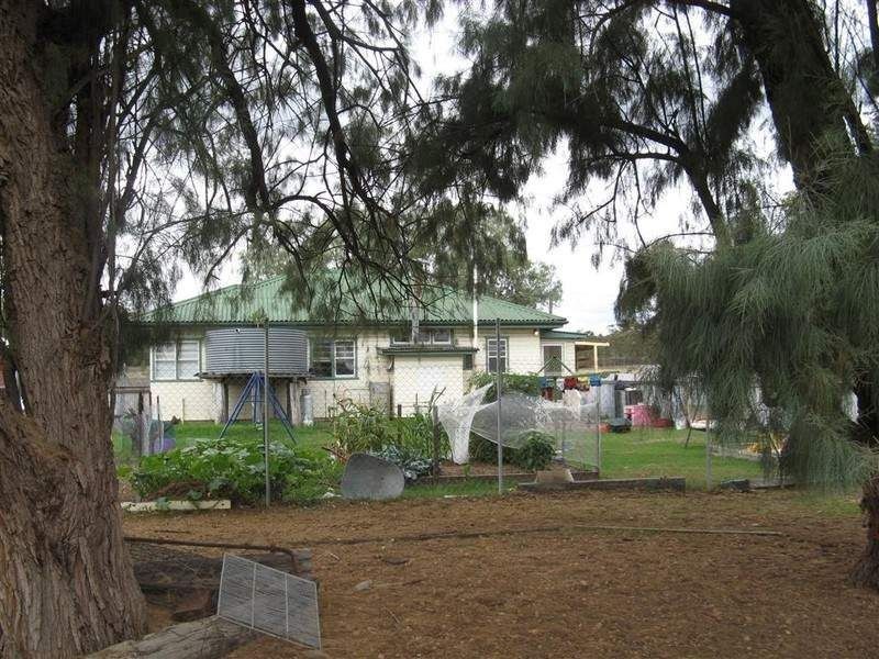 11 Dove Street, Leyburn QLD 4365