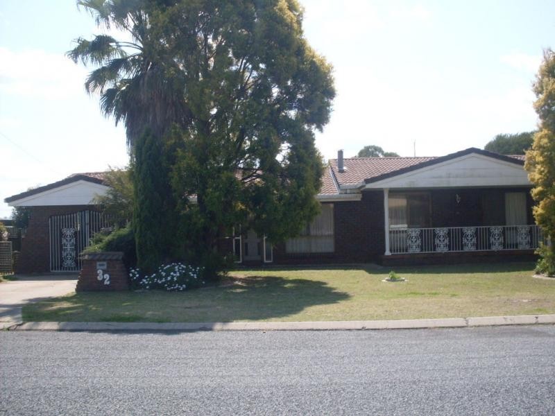 32 Fairway Drive, Warwick QLD 4370