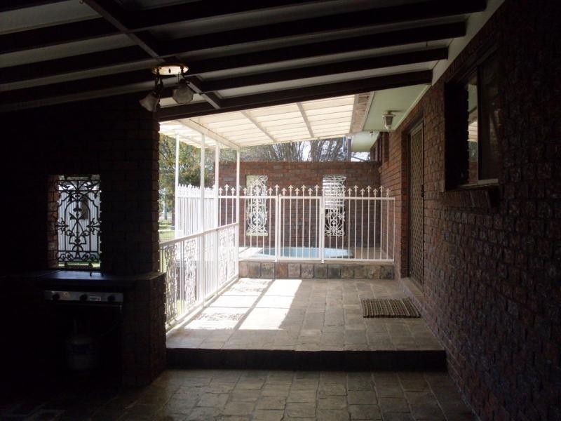 32 Fairway Drive, Warwick QLD 4370