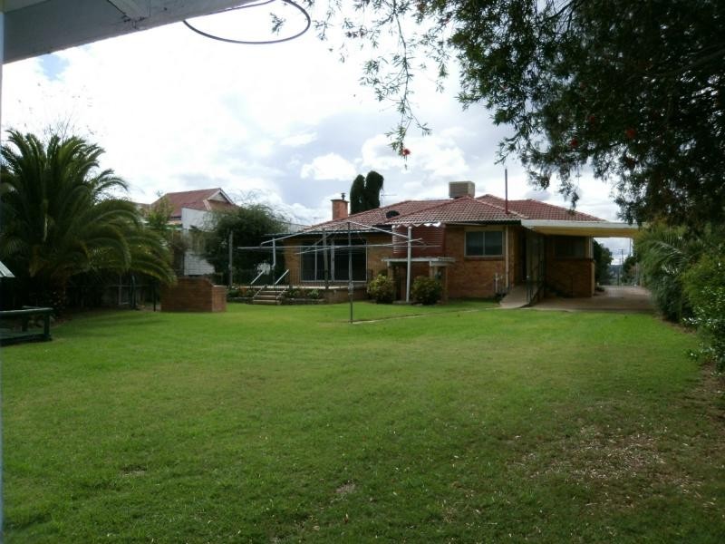 28 Locke Street, Warwick QLD 4370