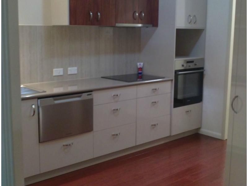 Unit 2/89 Guy, Warwick QLD 4370