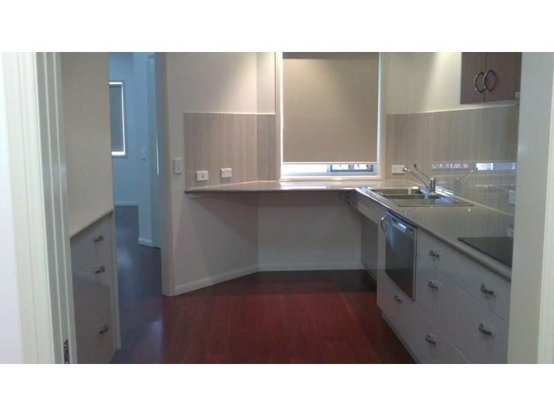 Unit 2/89 Guy, Warwick QLD 4370