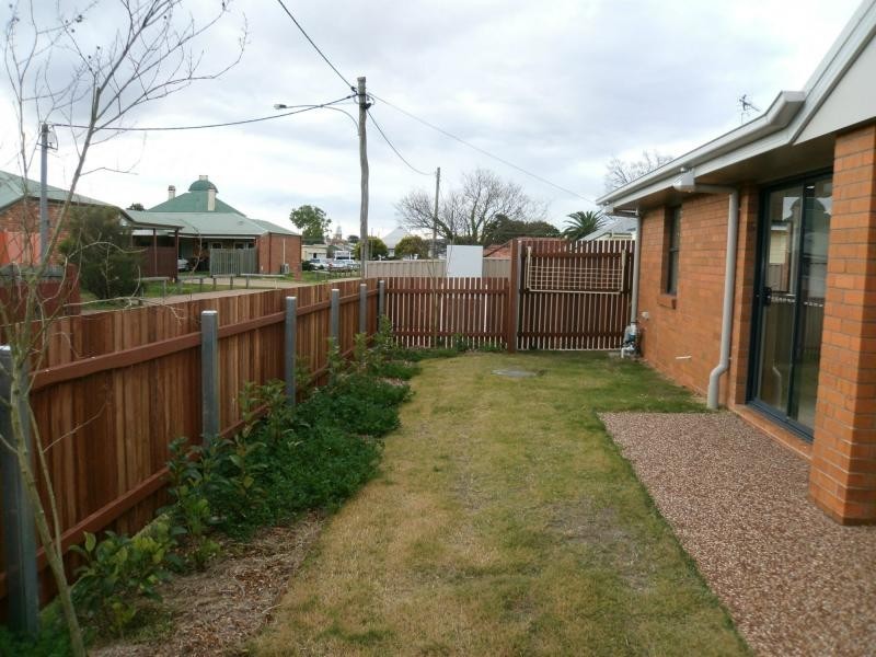 Unit 1/22 Stewart Avenue, Warwick QLD 4370