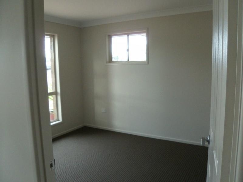 Unit 2/22 Stewart Avenue, Warwick QLD 4370