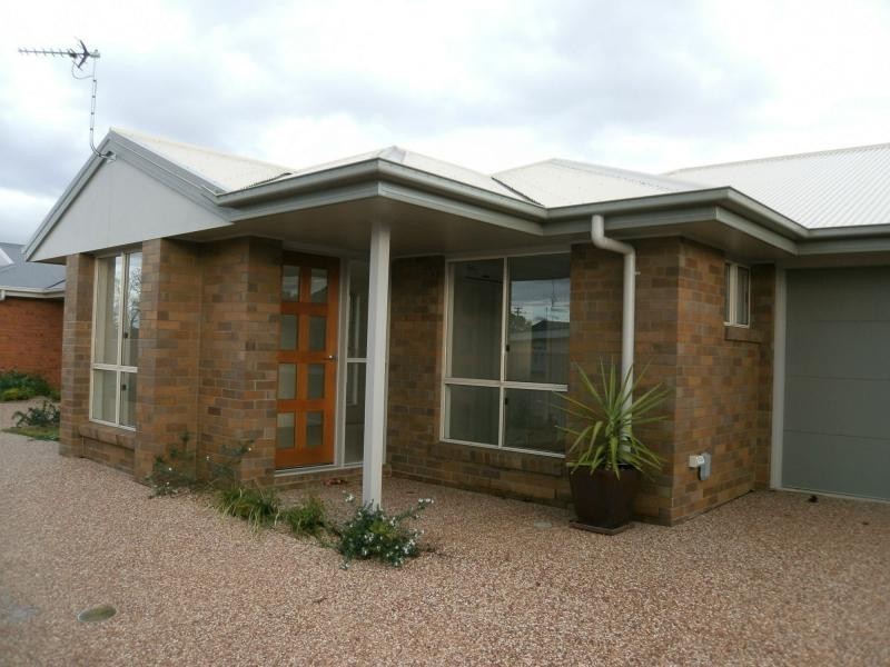 Unit 3/22 Stewart Avenue, Warwick QLD 4370