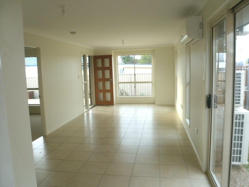 Unit 3/22 Stewart Avenue, Warwick QLD 4370
