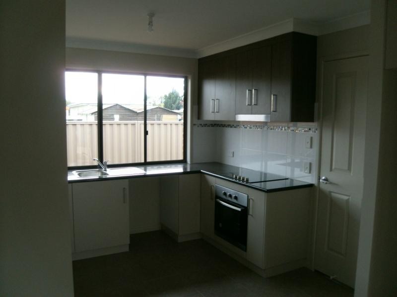 Unit 4/22 Stewart Avenue, Warwick QLD 4370