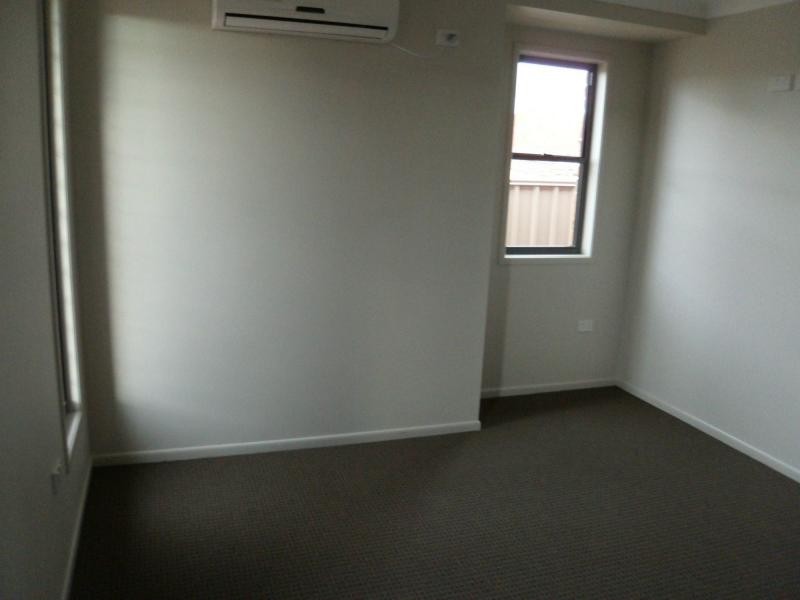 Unit 4/22 Stewart Avenue, Warwick QLD 4370