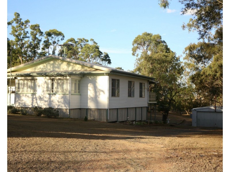 27 Lester Street, Pratten QLD 4370