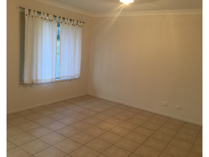 24 Boronia Dr, Warwick QLD 4370