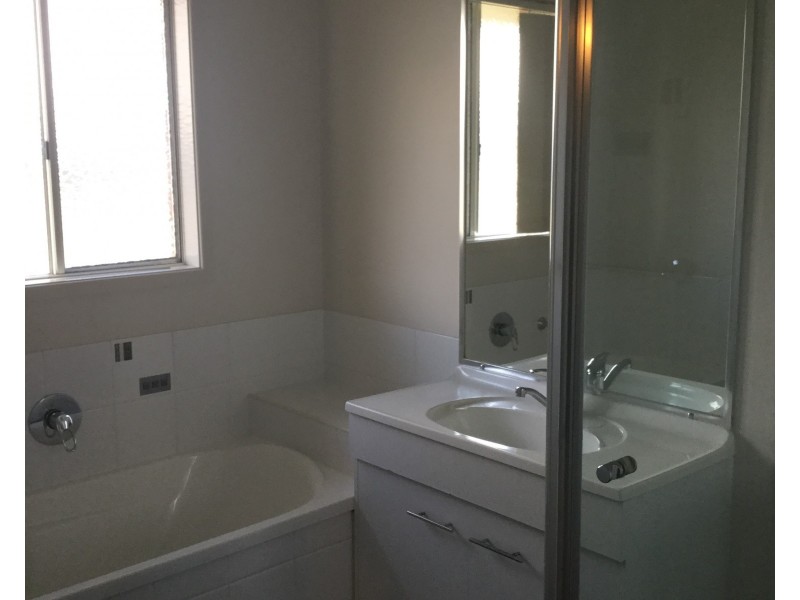 24 Boronia Dr, Warwick QLD 4370