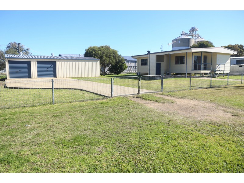 23A Hamilton St, Warwick QLD 4370