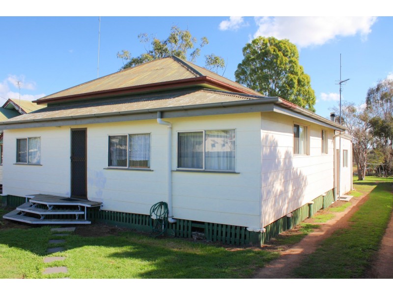 15 Wantley St, Warwick QLD 4370