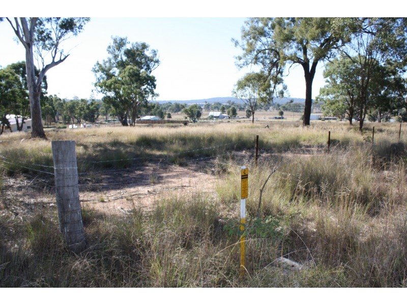 2772 Leyburn Cunningham Rd, Pratten QLD 4370