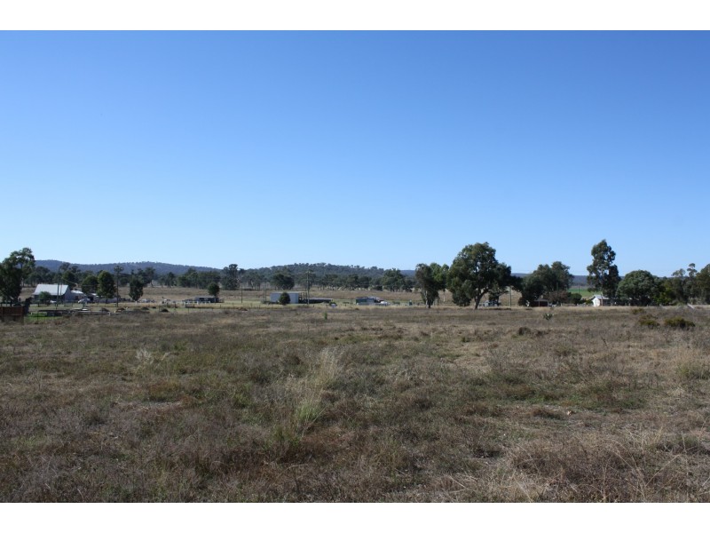 2772 Leyburn Cunningham Rd, Pratten QLD 4370