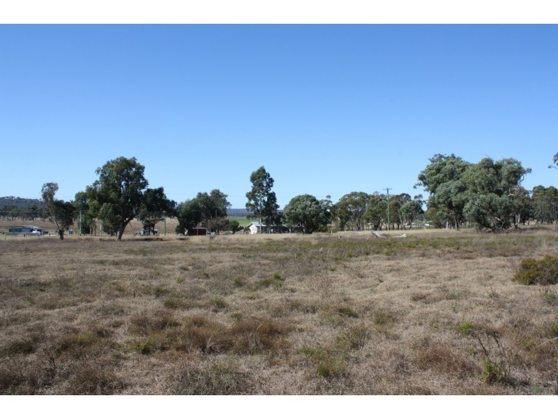 2772 Leyburn Cunningham Rd, Pratten QLD 4370